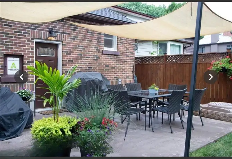Backyard patio at 118 Victoria St