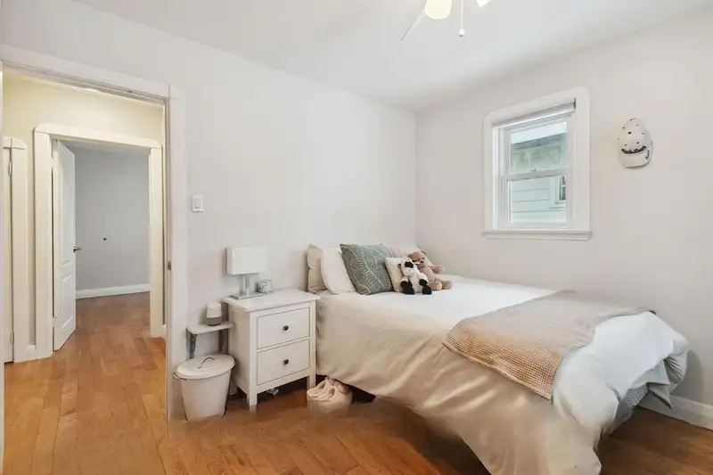 Bedroom at 118 Victoria St