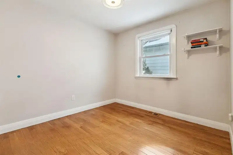 Bedroom at 118 Victoria St