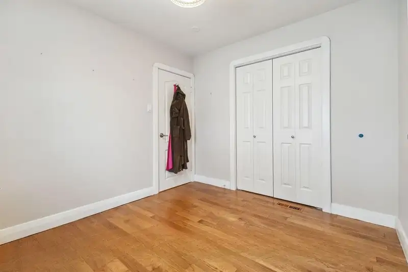 Bedroom at 118 Victoria St