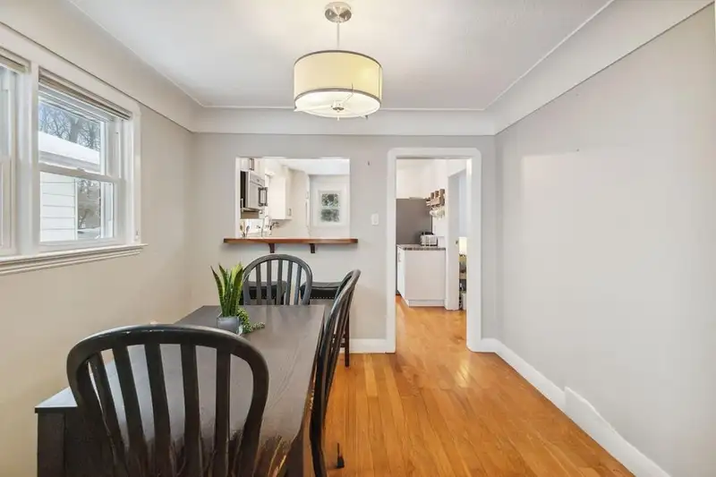 Dining room at 118 Victoria St