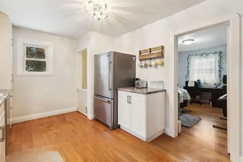 Kitchen at 118 Victoria St
