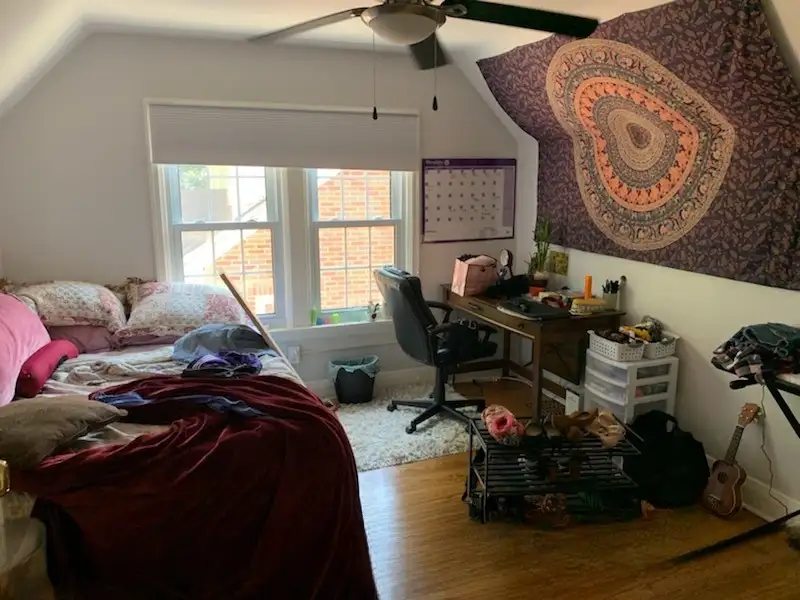 Upstairs bedroom at 16 Parkdale Cres