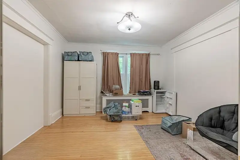 Main floor bedroom at 367 Huron St